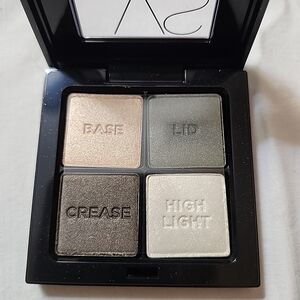 New Victoria's Secret Eyeshadow Palette HEIRESS - Cream, Green, Brown, White